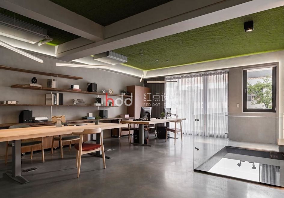 顛覆你的想像！綠草地 mix 工業(yè)風的超新奇辦公室-0.jpg